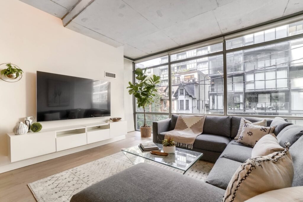 55 Stewart St 302