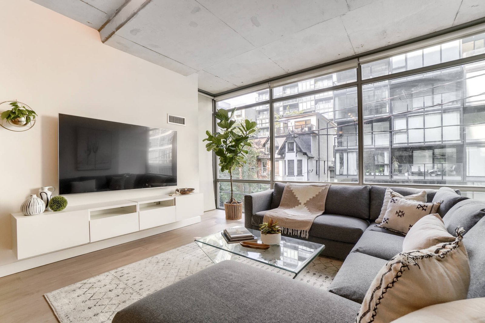 55 Stewart St 302