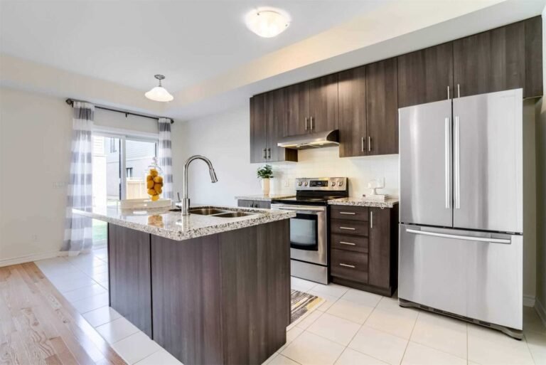 395 Athabasca Common